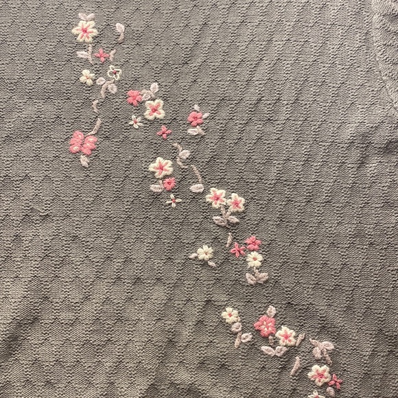 100% cotton knit tee with floral embroidery (P2P 23) - Picture 2 of 4